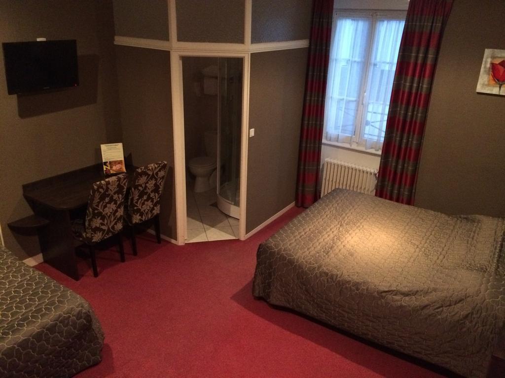 Hotel De La Croix D'Or 아브랑슈 외부 사진