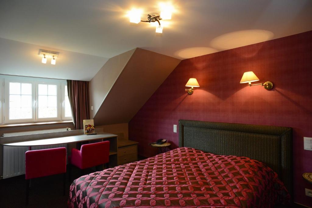 Hotel De La Croix D'Or 아브랑슈 객실 사진