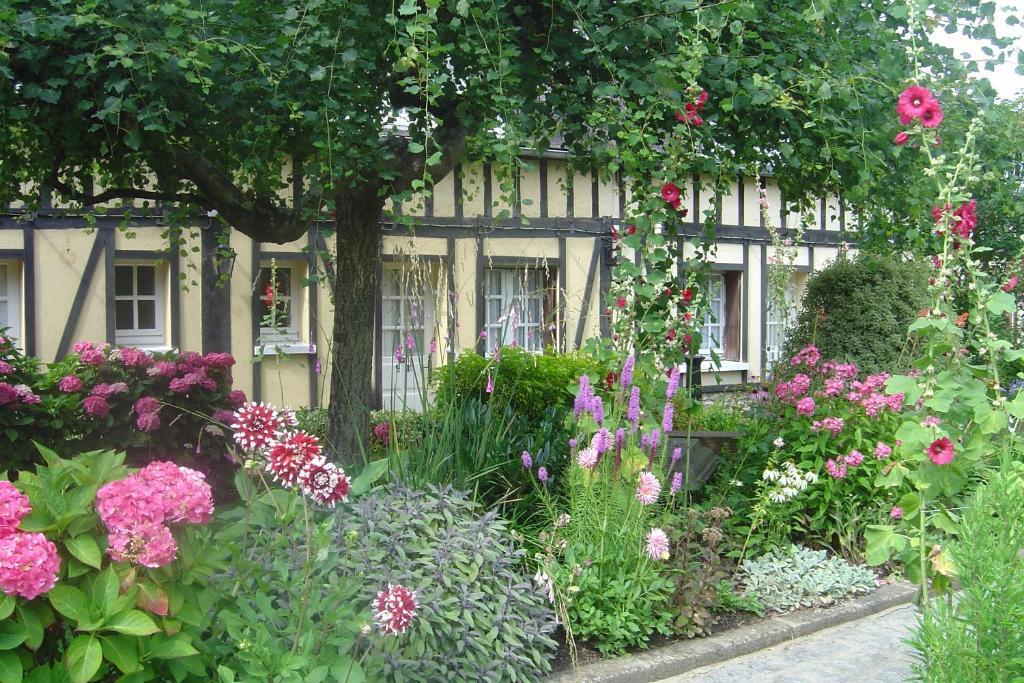 Hotel De La Croix D'Or 아브랑슈 외부 사진