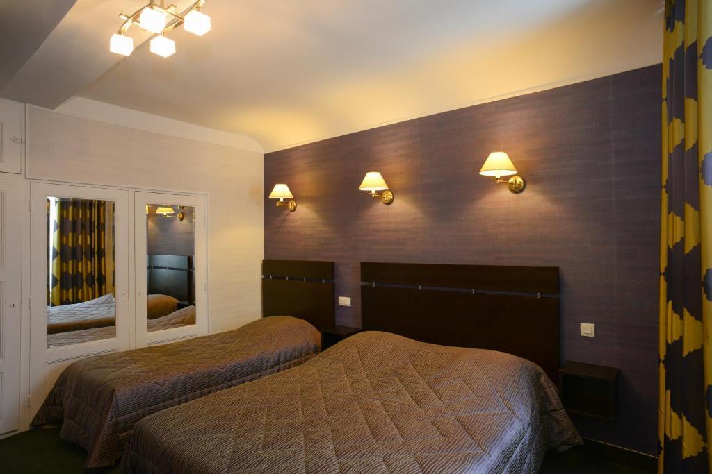 Hotel De La Croix D'Or 아브랑슈 객실 사진
