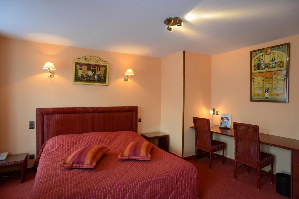 Hotel De La Croix D'Or 아브랑슈 객실 사진