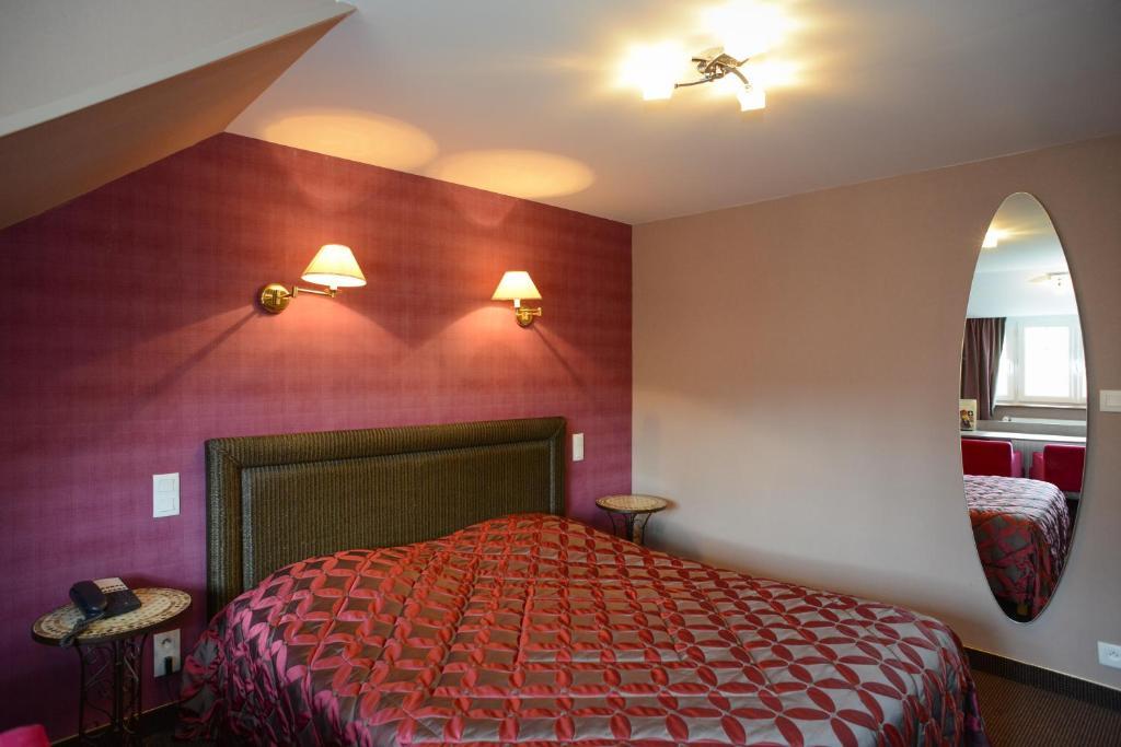 Hotel De La Croix D'Or 아브랑슈 외부 사진