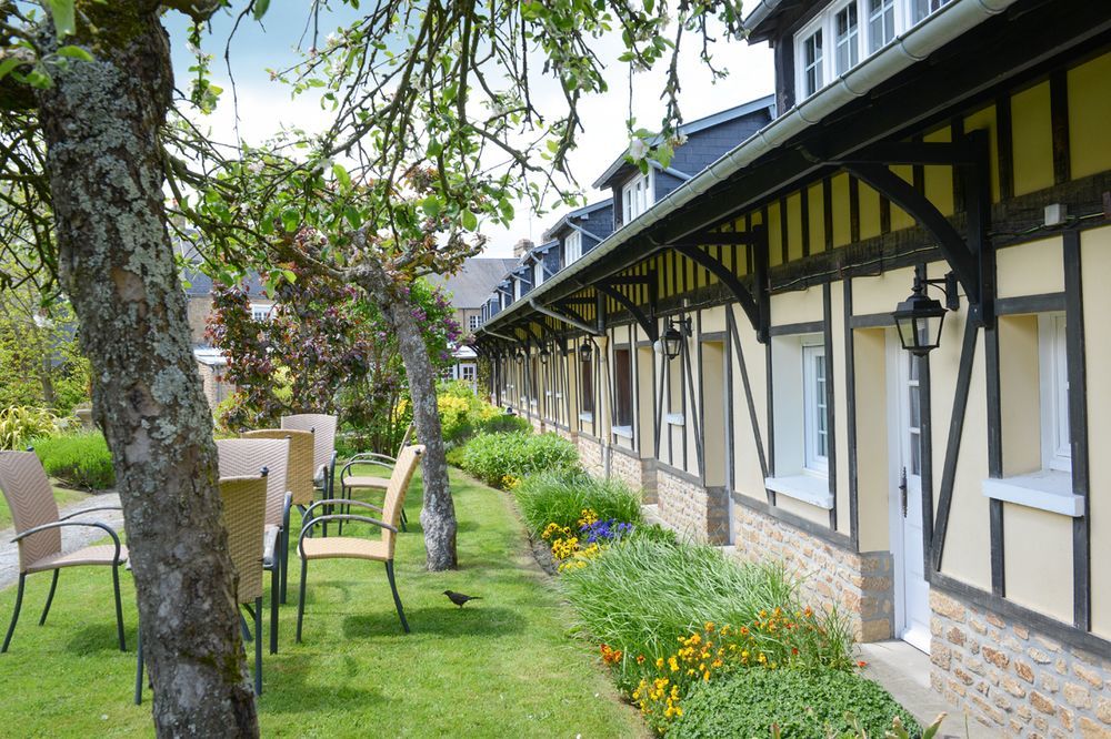 Hotel De La Croix D'Or 아브랑슈 외부 사진