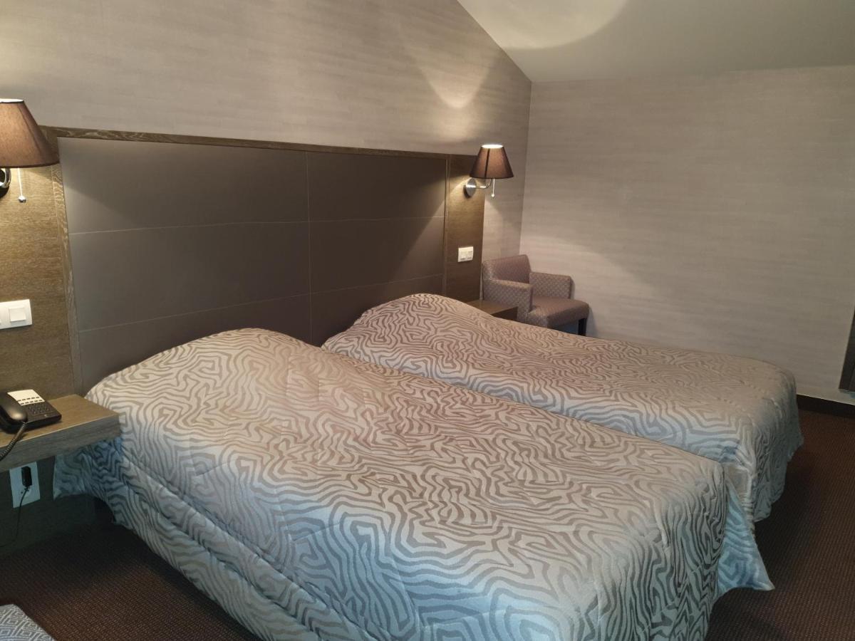 Hotel De La Croix D'Or 아브랑슈 외부 사진