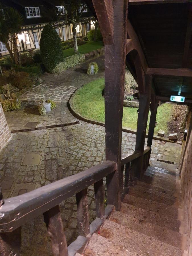 Hotel De La Croix D'Or 아브랑슈 외부 사진