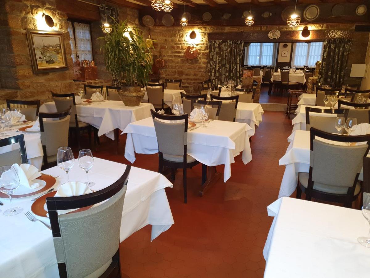 Hotel De La Croix D'Or 아브랑슈 외부 사진